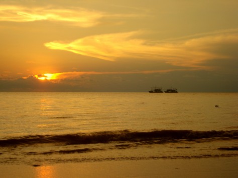 pantai batakan sunset - Kalimantan Selatan : Pantai Batakan – Wisata Pantai di Kalimantan Selatan