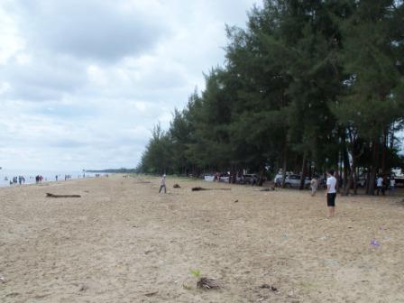 pantai batakan - Kalimantan Selatan : Pantai Batakan – Wisata Pantai di Kalimantan Selatan