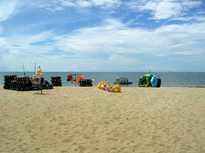 Informasi Wisata dan Budaya - Manggar beach